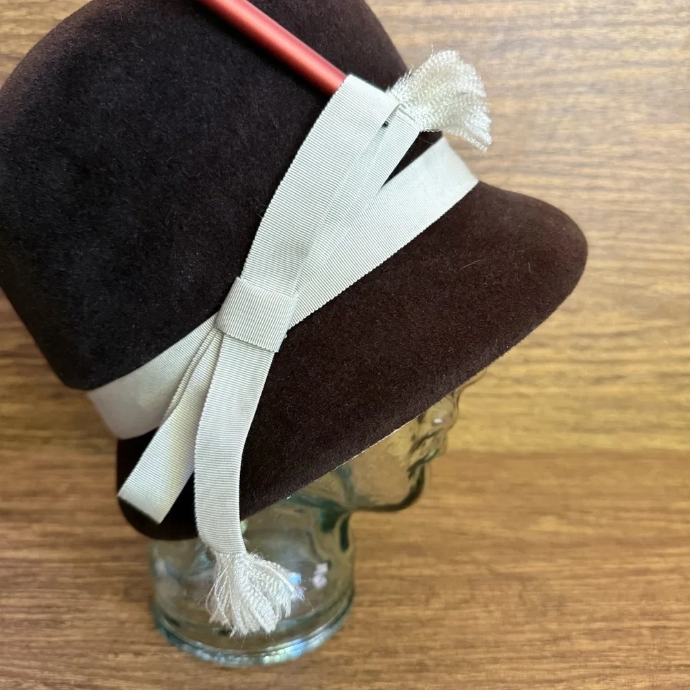 1950s Juli-Kay Brown Felt Cloche Revival Hat Mid Century Vintage Gatsby‎ Style S